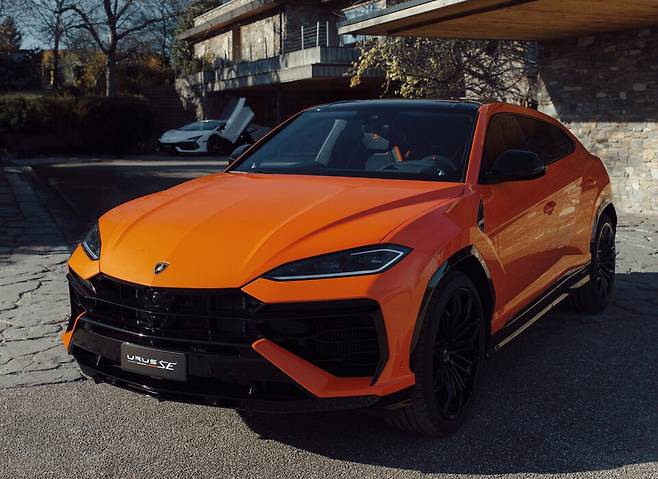 람보르기니 우르스 SE