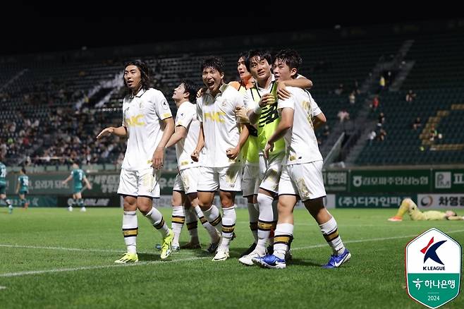 서울 이랜드가 김포를 5-2로 꺾었다.(한국프로축구연맹 제공)