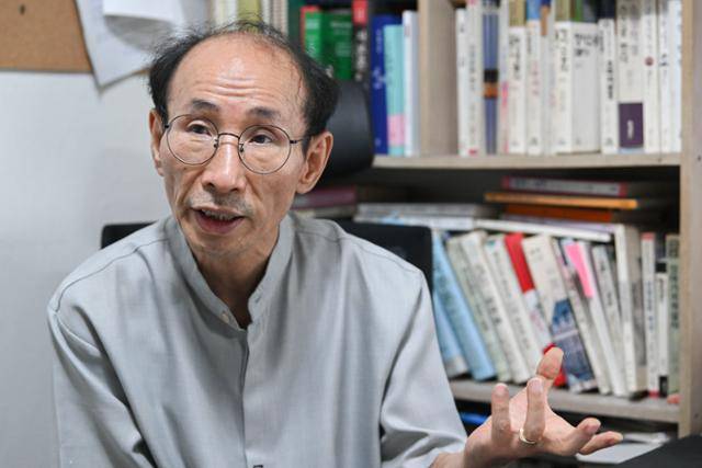 송태경 민생연대 사무처장이 지난 9일 서울 영등포구 사무실에서 인터뷰를 하고 있다. 신용주 인턴기자