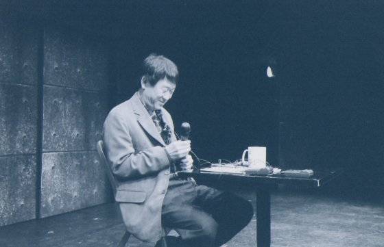 대학로 소극장의 상징 '학전'을 30여 년간 운영하며 후배 예술인을 배출해 온 가수 김민기가 21일 지병으로 별세했다. 향년 73세. 연합뉴스