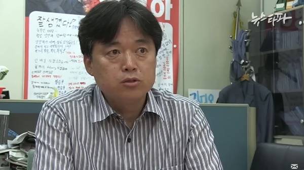 ▲2012년 6월20일 해고당한 뒤 뉴스타파와 인터뷰하는 최승호 PD. 사진=뉴스타파