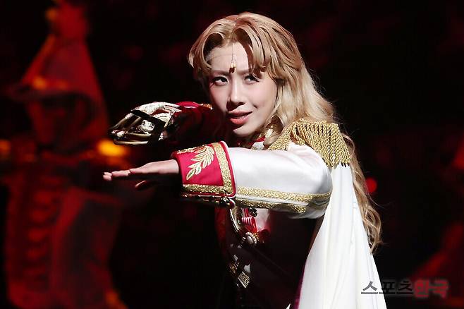 뮤지컬 '베르사유의 장미' 프레스콜에서 열연하는 정유지. ⓒ이혜영 기자 lhy@hankooki.com