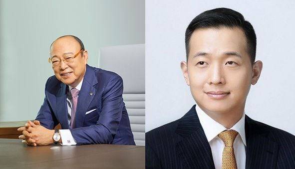 김승연(왼쪽)&nbsp;한화그룹&nbsp;회장, 김동관 한화그룹 부회장. /한화 제공