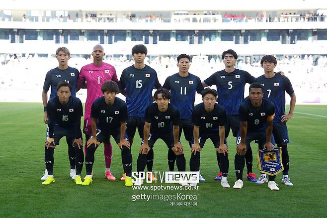 ▲ 58년 만에 올림픽 메달이 도전하는 일본 올림픽 축구 대표팀이 첫 경기부터 대승을 신고했다. 25일(한국시간) 조별리그 첫 경기에서 파라과이를 5-0으로 꺾었다. 일본 올림픽 대표팀은 이번 대표팀에 쿠보 다케후사를 선발하지 못했지만 출전 의사를 밝힌 엔도 와타루 등 와일드카드를 한 명도 뽑지 않으면서 기존 전력에 대한 자신감을 드러내고 있다.