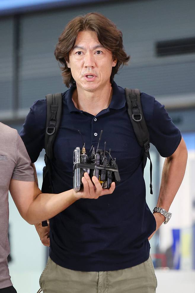 ▲ 홍명보 감독과 유럽에서 면담을 가진 손흥민과 김민재는 현재 각 소속팀으로 복귀해 프리 시즌 일정을 소화하고 있다. 그리고 두 선수는 소속팀과 함께 나란히 한국으로 들어와 친선 경기를 갖는다. 손흥민의 토트넘은 오는 31일 상암월드컵경기장에서 팀K리그와 맞붙는다. 이어서 김민재의 바이에른 뮌헨과 8월 3일 상암월드컵경기장에서 격돌한다. ⓒ연합뉴스