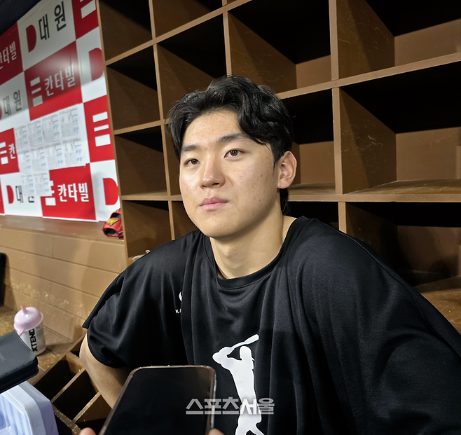KIA 김도영이 26일 취재진과 인터뷰를 하고 있다. 고척 | 황혜정 기자 et16@sportsseoul.com