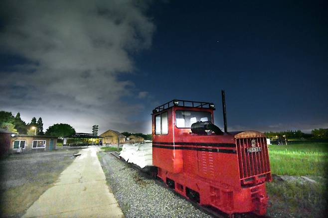 낮과는 또다른 매력을 가지고 있는 여름밤의 시흥 갯골생태공원의 풍경. / 사진제공=시흥시