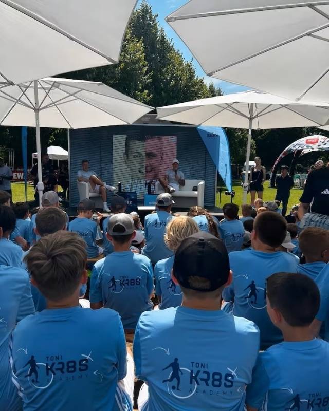 토니 크로스 유소년 캠프/아스