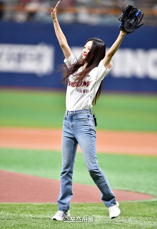 ‘환호하는 기아팬들을 향해’ 솔지