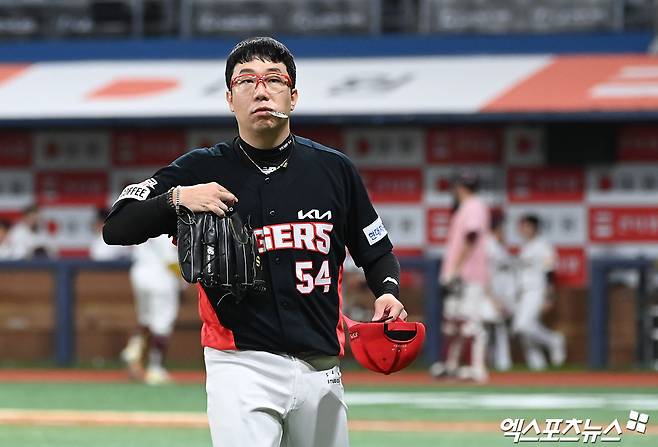 KIA 투수 양현종은 28일 고척스카이돔에서 열린 '2024 신한 SOL Bank KBO 리그' 키움과 주말 3연전 마지막 경기에서 선발 등판했다. 이날 6이닝 3실점 무자책점으로 호투했다. 고척, 김한준 기자