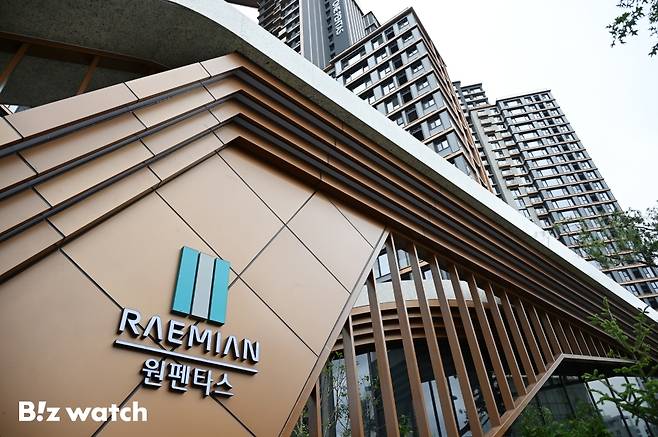 서초구 반포동 래미안 원펜타스가 29일 특별공급을 시작으로 30~31일 1순위, 내달 1일 2순위 청약을 진행한다./사진=이명근 기자 qwe123@