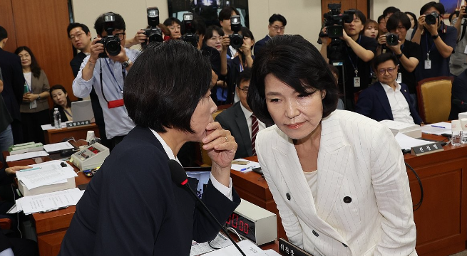 최민희 국회 과방위원장과 이진숙 방통위원장 후보자 / 사진 = 연합뉴스