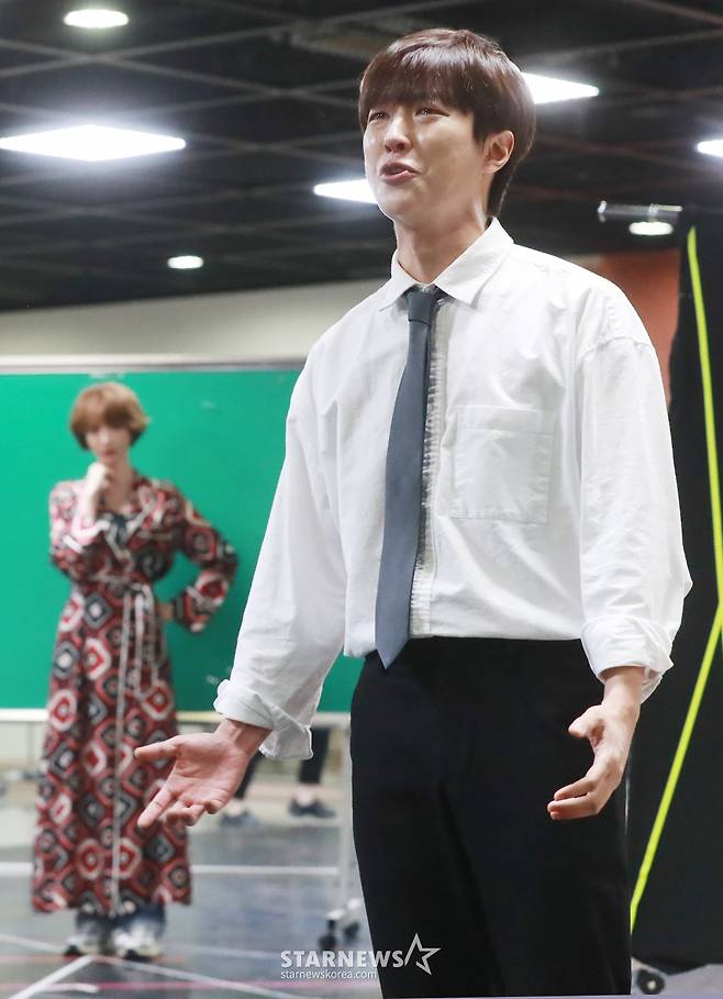 배우 이유진이 24일 오후 서울 성신여대 운정그림캠퍼스에서 진행된 연극 '엔젤스 인 아메리카' 연습실 현장 공개 행사에서 열연하고 있다. /2024.07.24 /사진=이동훈