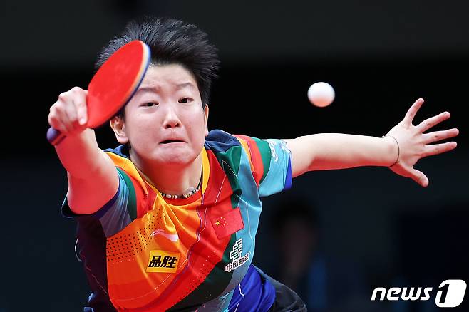 쑨잉샤가  '2023 평창아시아탁구선수권대회' 여자복식 결승전에서 스매싱하고 있다. 2023.9.10/뉴스1 ⓒ News1 민경석