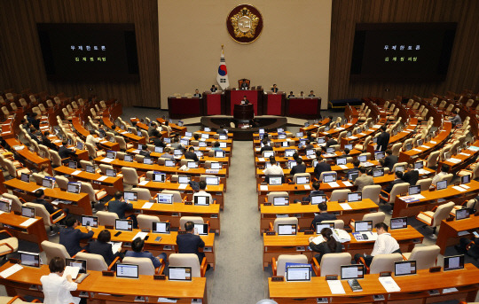 지난 29일 오전 국회 본회의에서 '방송4법'인 방송문화진흥회법(방문진법) 필리버스터가 진행되고 있다. [연합뉴스 제공]