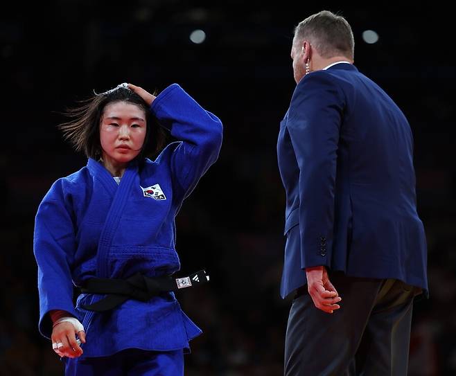 ▲ 2024 파리올림픽 유도 여자 57kg급에 출전한 허미미가 29일(현지시간) 프랑스 파리 아레나 샹드마르스에서 열린 결승전에서 캐나다 크리스타 데구치에 패한 뒤 아쉬워하고 있다. ⓒ연합뉴스