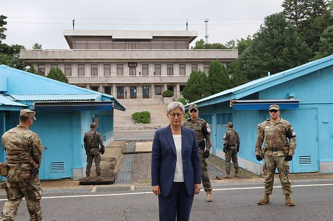 판문점 방문한 페니 웡 호주 외교장관 [유엔군사령부 제공. 재판매 및 DB 금지]