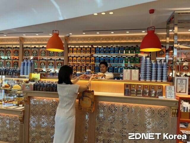 바샤커피 청담 플래그십 스토어 1층 테이크어웨이 존. (사진=류승현 기자)