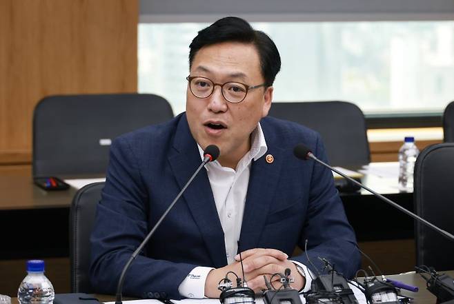 김병환 금융위원회 위원장이 1일 오후 서울 강남구 캠코 양재타워에서 열린 새출발기금 간담회에 모두발언을 하고 있다. 금융위원회 제공