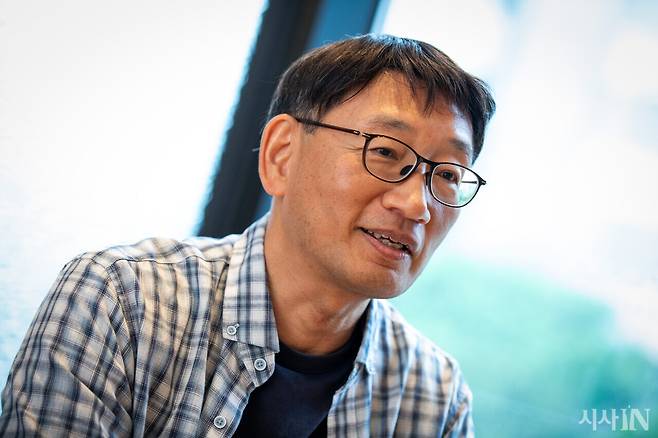 책 <사주는 없다>에서 사주명리학을 신랄하게 비판한 이재인씨도 ‘사주의 근절’을 주장하지는 않는다. ⓒ시사IN 신선영