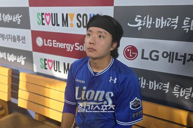 1일 수훈선수 인터뷰 중인 김현준. 잠실=윤승재 기자