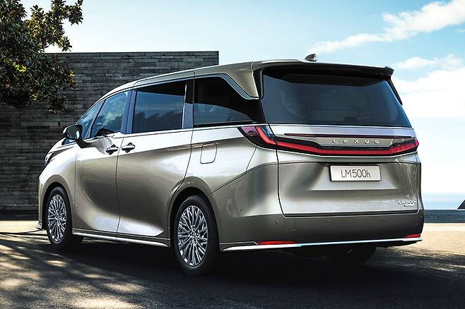 렉서스 디 올 뉴 LM 500h