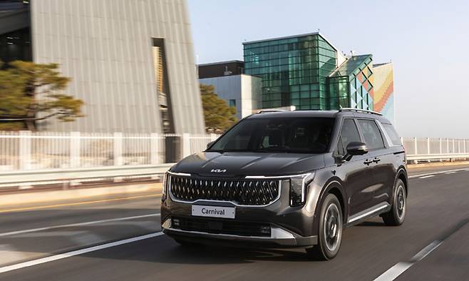 지난 2023년 처음 출시돼 글로벌 시장에서 많이 판매된 기아의 카니발 하이브리드. 기아 제공