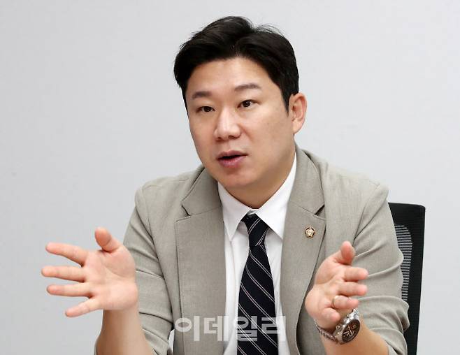 진종오 국민의힘 청년최고위원이 최근 국회의원회관에서 이데일리와 인터뷰를 진행 중인 모습. (사진=방인권 기자)