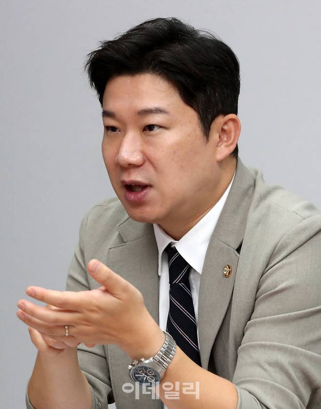 진종오 국민의힘 청년최고위원이 최근 국회의원회관에서 이데일리와 인터뷰를 진행 중인 모습. (사진=방인권 기자)