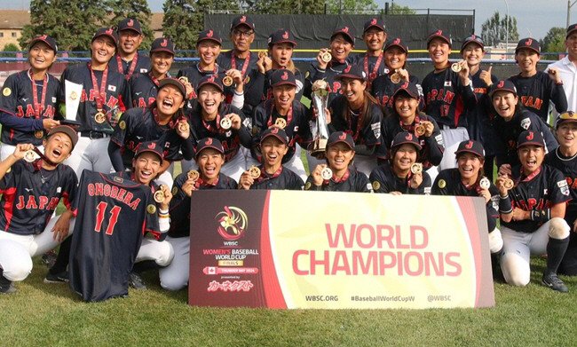 여자 야구 월드컵 우승을 차지한 일본 대표팀. 사진=WBSC