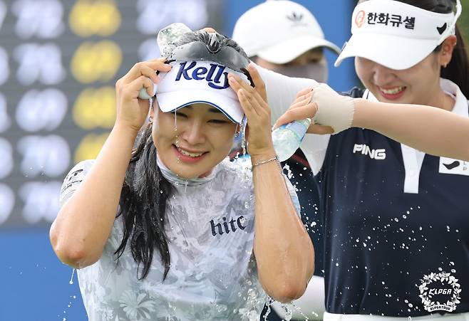 윤이나 제11회제주삼다수 마스터스 FR 우승 축하 물세례