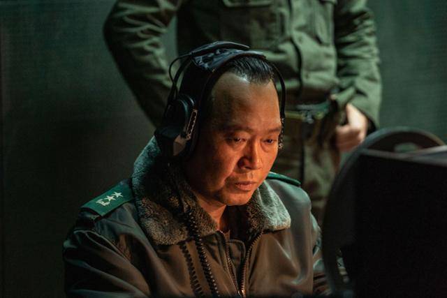 영화 '행복의 나라'에서 유재명의 모습. NEW 제공