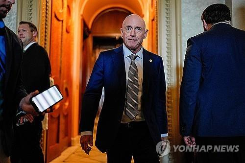 마크 켈리 미 연방 상원의원 [AFP 연합뉴스 자료사진]