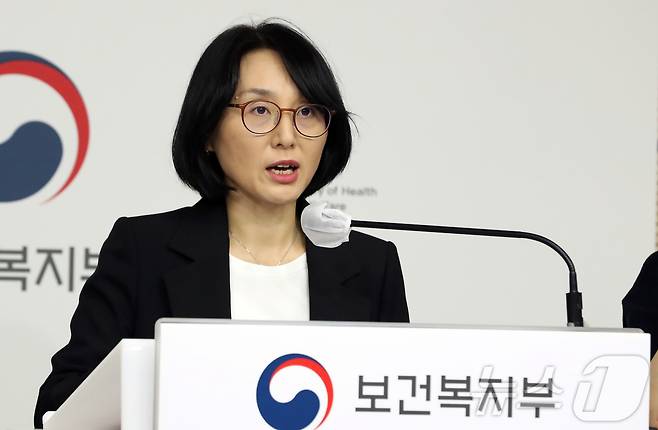 정경실 의료개혁추진단장이 6일 오전 세종시 정부세종청사에서 상급종합병원 구조전환 지원사업에 대한 취지와 진행상황 등 의료개혁 추진상황을 설명하고 있다.2024.8.6/뉴스1 ⓒ News1 김기남 기자