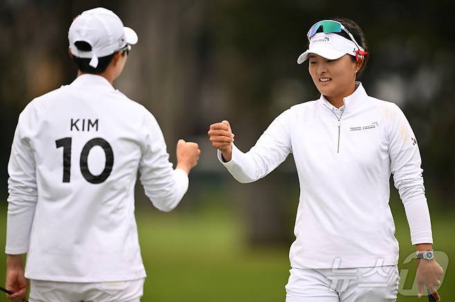 2024 파리 올림픽에 한국 대표로 출전하는 고진영(오른쪽)과 김효주. ⓒ AFP=뉴스1