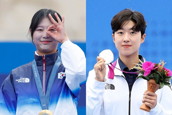 임시현(왼쪽)이 지난 3일(현지시각) 프랑스 파리 레쟁발리드에서 열린 2024 파리 올림픽 양궁 개인전 시상식에서 세리머니를 하고 있다. 오른쪽은 지난해 10월7일 중국 항저우 푸양 인후 스포츠센터에서 열린 2022 항저우 아시안게임 양궁 리커브 여자 개인 결승전에서 은메달을 차지한 안산. 뉴시스·연합뉴스