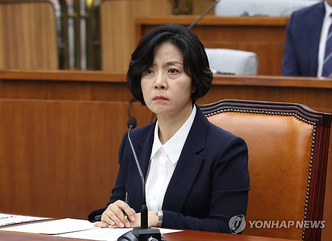 질의 경청하는 이숙연 대법관 후보자 (서울=연합뉴스) 김주형 기자 = 이숙연 대법관 후보자가 25일 오전 국회에서 열린 국회인사청문특별위원회 인사청문회에서 위원 질의를 경청하고 있다. 2024.7.25 kjhpress@yna.co.kr