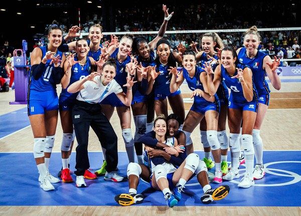 2024 파리올림픽 '세계랭킹 1위 이탈리아' 女배구 첫 준결승 진출 환호.(사진출처=FIVB)