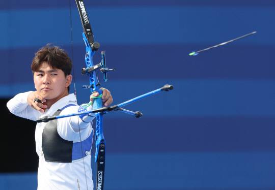 김제덕 '8강 향해 정조준'. 연합뉴스