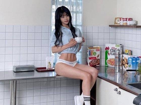 트위치 스트리머 겸 걸그룹 QWER의 멤버 쵸단. 인스타그램 캡처