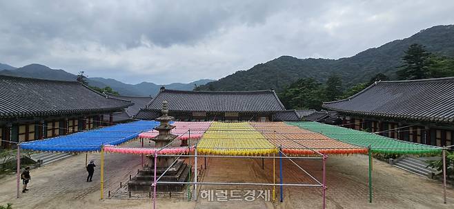 해인사 대적광전 앞 정중탑