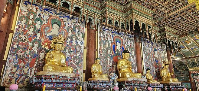 대적광전 비로자나불