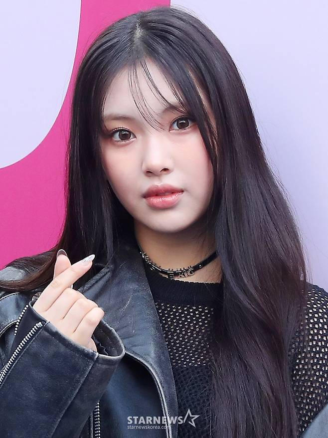 걸그룹 뉴진스 혜인이 1일 오후 서울 동대문구 DDP에서 진행된 '2024 F/W 서울패션위크(SFW)' 오프닝쇼에 참석해 포즈를 취하고 있다. 2024.02.01 /사진=김창현