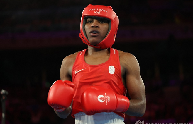 2024 파리올림픽 여자 복싱 75㎏급에서 동메달을 따내 난민팀 사상 첫 메달리스트가 된 복싱 선수 신디 은감바. 연합뉴스