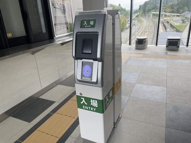 0490f719b7856dff20b5c6b236ef203ebbeb99952119d17278