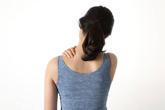 목빗근 주변에는 경동맥. 신경 등이 지나가 이 부위를 자칫 세게 눌렀다가는 사망에 이를 위험이 있다./사진=클립아트코리아