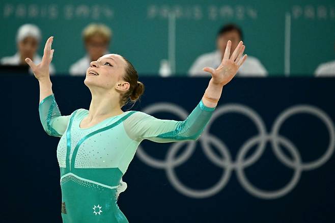 Romania's Ana Barbosu competes in the artistic gymnastics women's floor exercise final during the Paris 2024 Olympic Games at the Bercy Arena in Paris, on August 5, 2024. (Photo by Loic VENANCE / AFP)

<저작권자(c) 연합뉴스, 무단 전재-재배포, AI 학습 및 활용 금지>