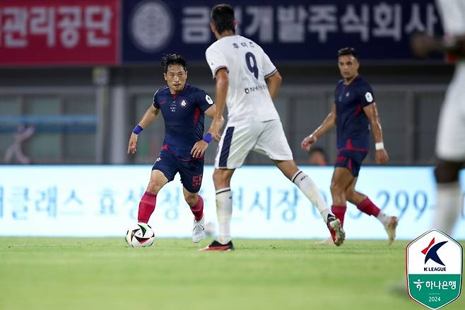 충북청주와 성남FC의 경기 모습(한국프로축구연맹 제공)