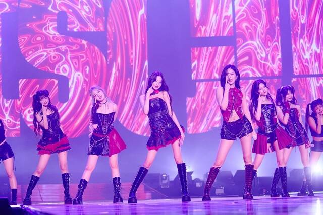 그룹 아이브가 10일과 11일 양일간 서울 송파구 올림픽공원 KSPO DOME에서 'IVE THE 1ST WORLD TOUR 'SHOW WHAT I HAVE' - ENCORE'를 개최하고 팬들에게 특별한 시간을 선물했다. /스타쉽엔터테인먼트
