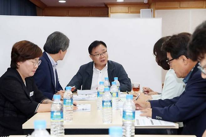 홍남표 창원특례시장, 생활밀착형 사업 우선순위 토론회 개최.